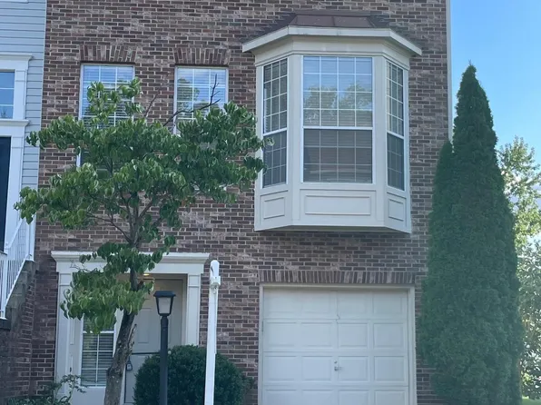 47692 Sandbank Sq, Sterling, VA 20165