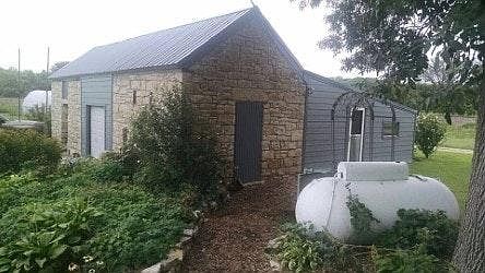 Garage/Carport/Smokehouse