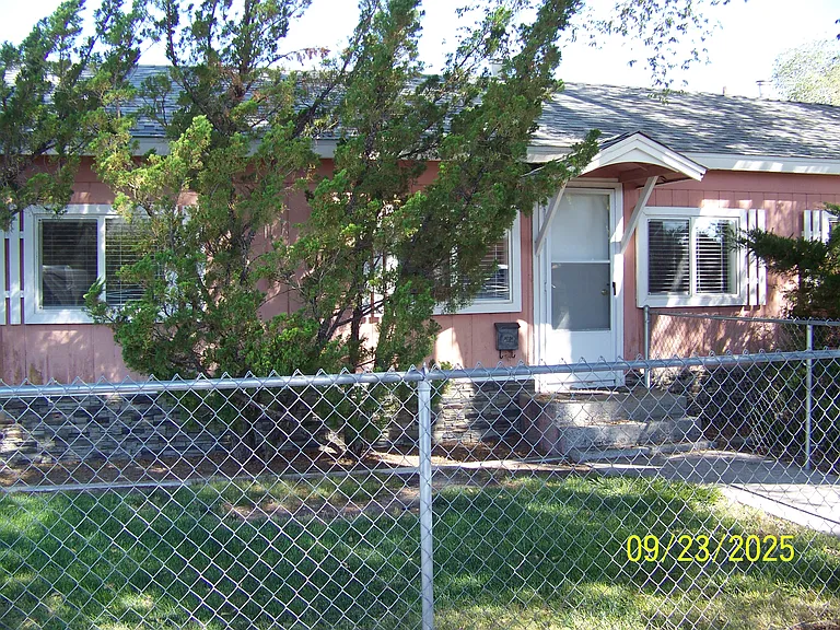 280 W B St — Photo 8