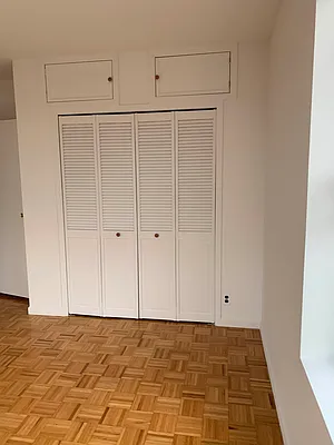 Rented by M.Grossman R.E. Management | media 36