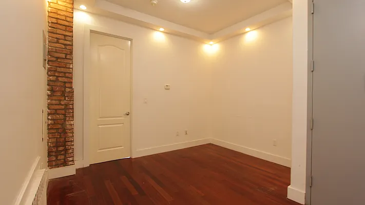 Rented by Nooklyn NYC LLC | media 4