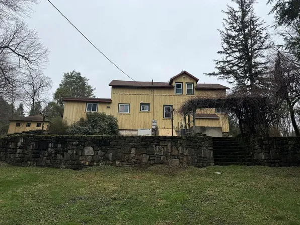 38 Hillside Ln, Blossburg, PA 16912