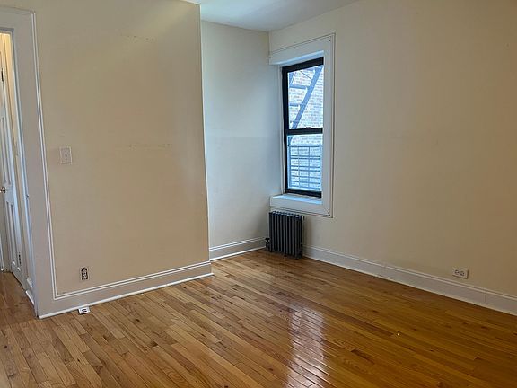 5th image of 911 McLean Ave APT E8