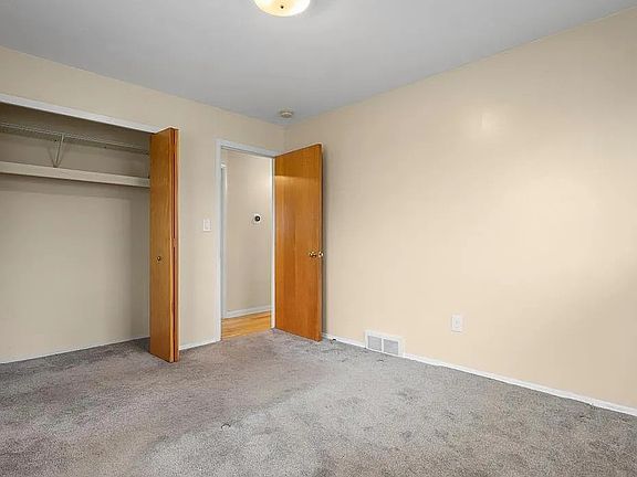 5th image of 2754 Northampton Dr