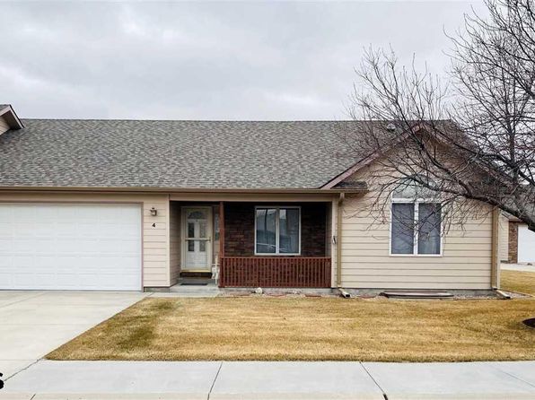 4 Stoney Creek Dr, Scottsbluff, NE 69361