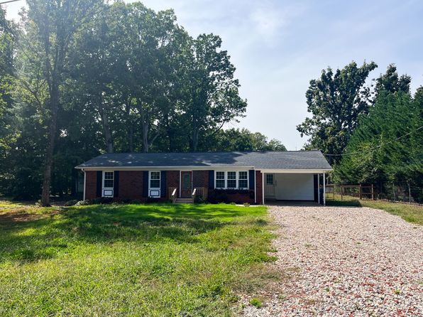 706 Lakedale Rd