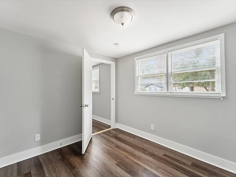 2120 E Gwinnett St — Photo 25