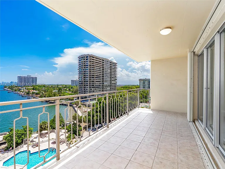 11111 Biscayne Blvd #912 — Photo 12