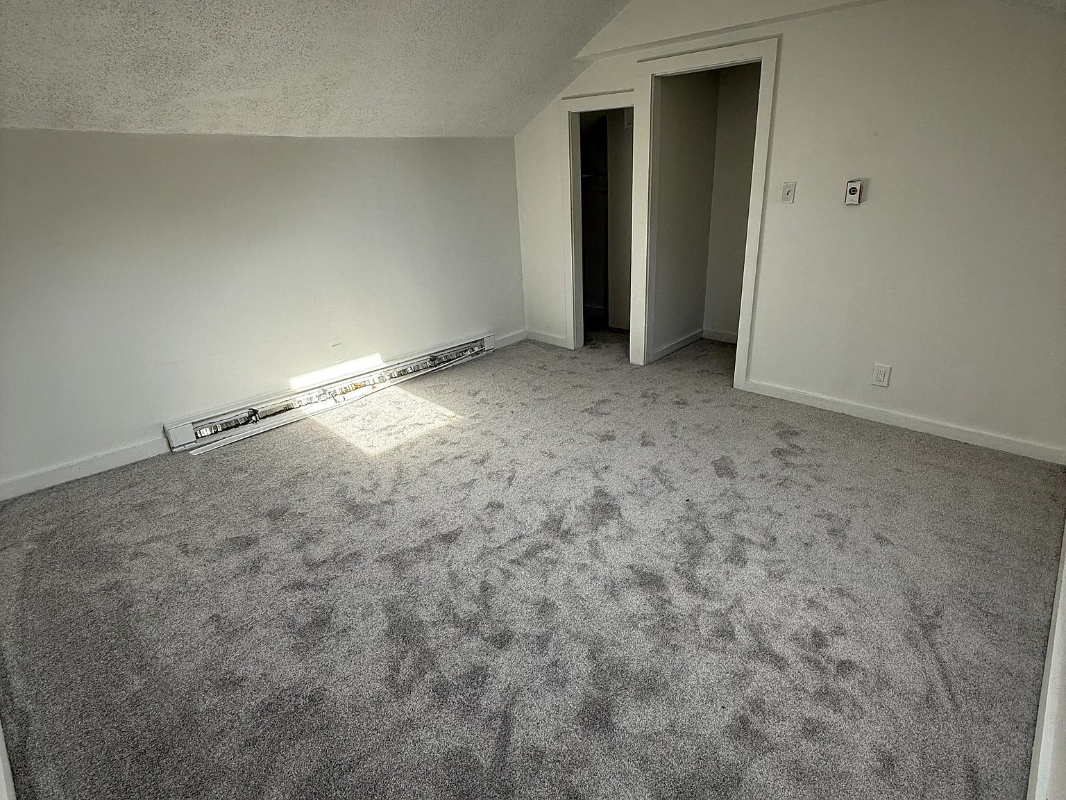 3 bed, 1046 sqft, $1,650 — Photo 2