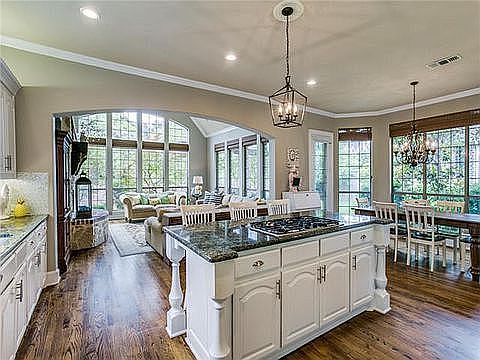 Open Kitchen