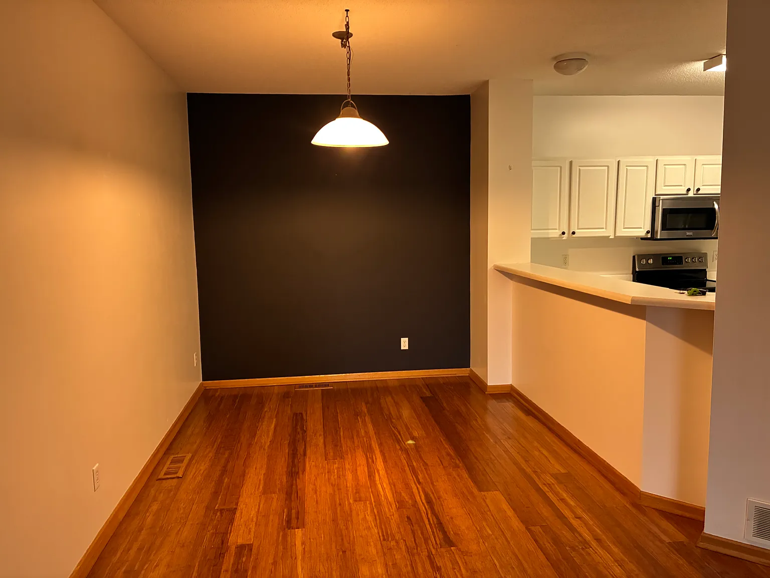 2 bed, 1.5 bath, 1604 sqft, $1,995 — Photo 2