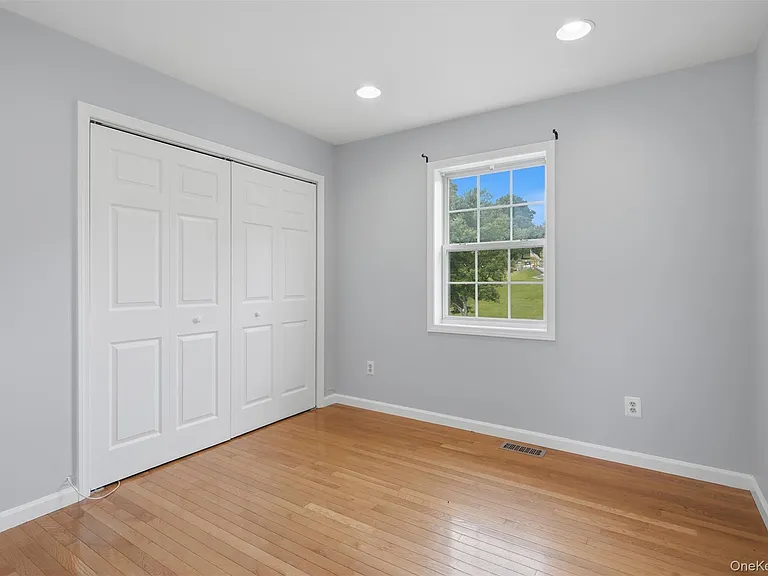 17 Watkins Dr — Photo 22