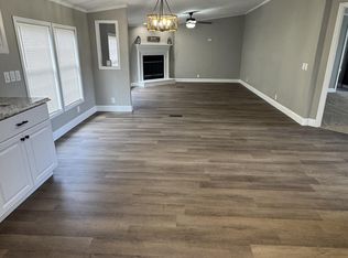172 Alexander Crossings Dr, Church Hill, TN 37642
