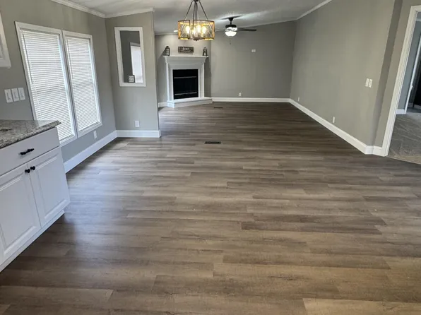 172 Alexander Crossings Dr, Church Hill, TN 37642