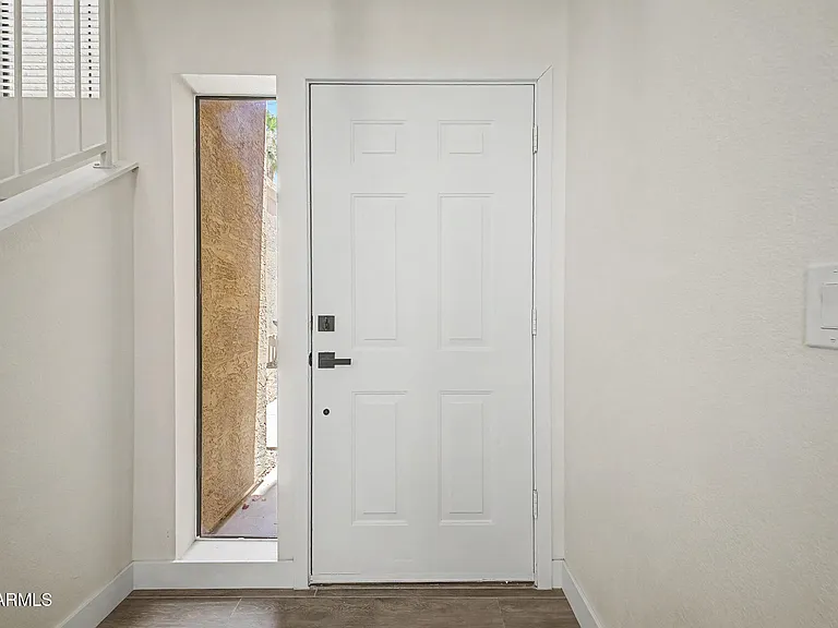 2084 N Sunset Dr — Photo 5