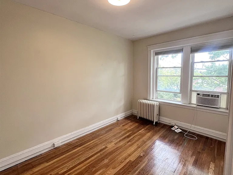 7 Linnaean St — Photo 4