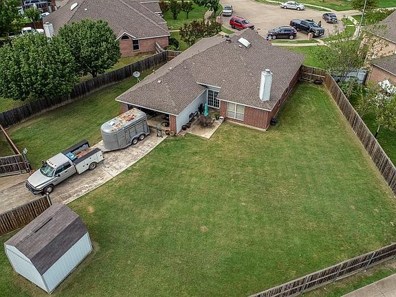 5th image of 2122 Crawford Dr