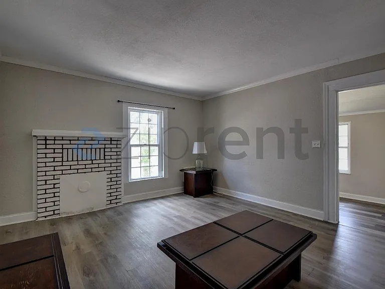 914 23rd St W #B — Photo 17