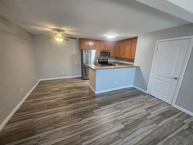 3454 Castle Glen Dr #113 — Photo 9