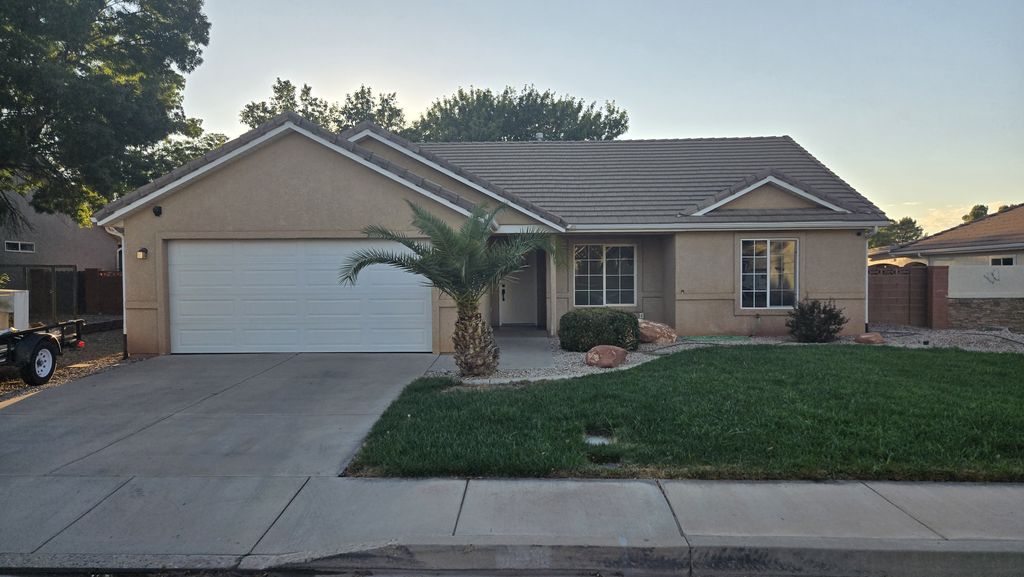 1880 S Bridle Cir - Property Image