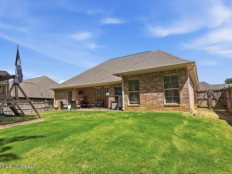 320 Oakville Cir — Photo 28