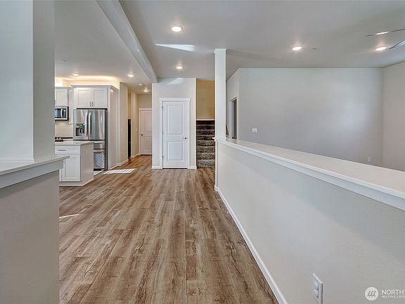 4th image of 2213 Trail View Street NE