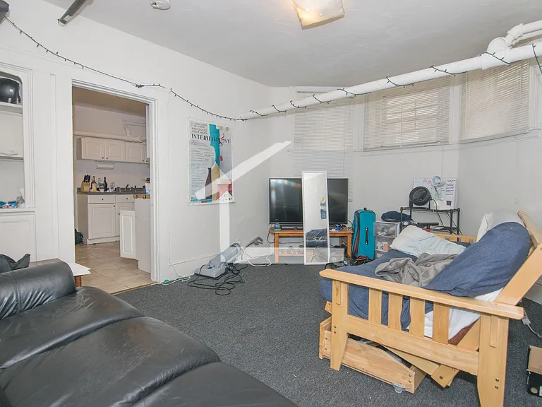 60 Brighton Ave #B — Photo 4