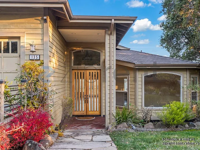 135 Montalvo Rd — Photo 3