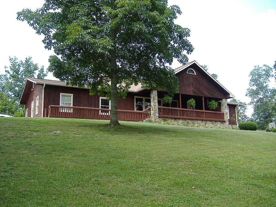 Basement Rancher on Private Mini Farm