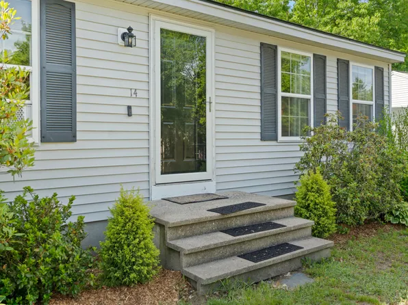 14 Willowdale Drive, Gorham, ME 04038