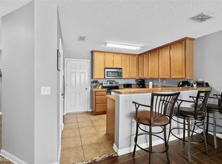 1500R Calming Water Dr, Fleming Island, FL 32003