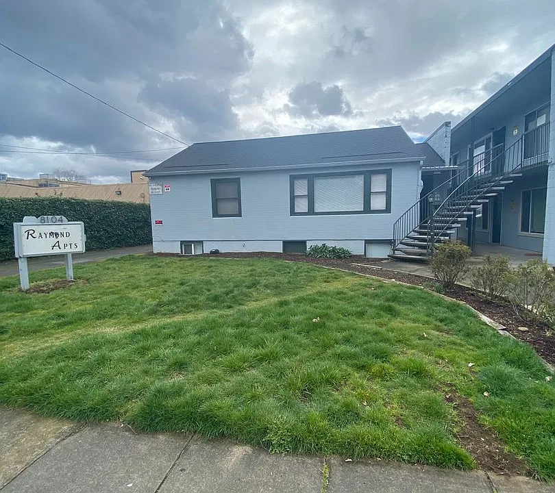 Raymond Apartments