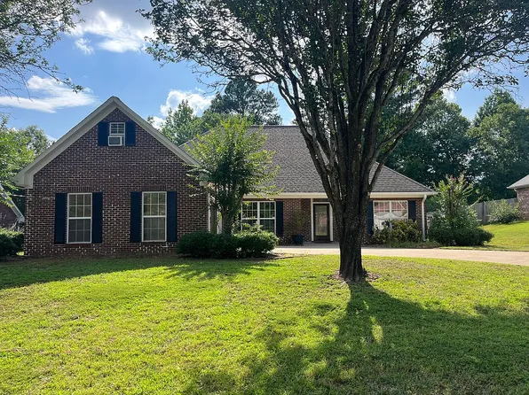 109 Copperfield Ct, Starkville, MS 39759