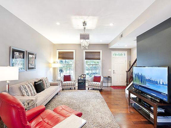 3rd image of 248 E Gay St #Townhouse 33