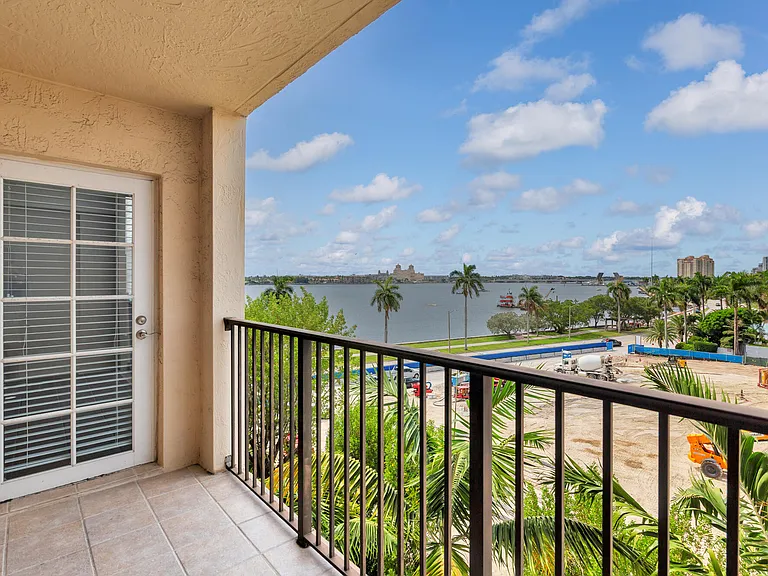 1801 N Flagler Dr #608 — Photo 12