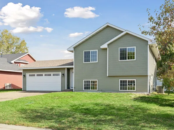 1816 Lupine Dr, Hudson, WI 54016