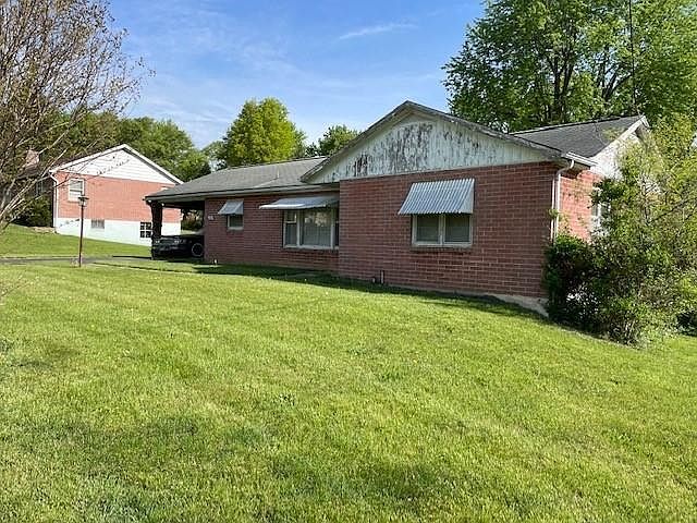 2nd image of 82 Pleasant Hill Rd