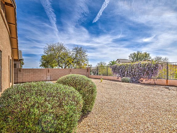2nd image of 939 E Lovegrass Dr
