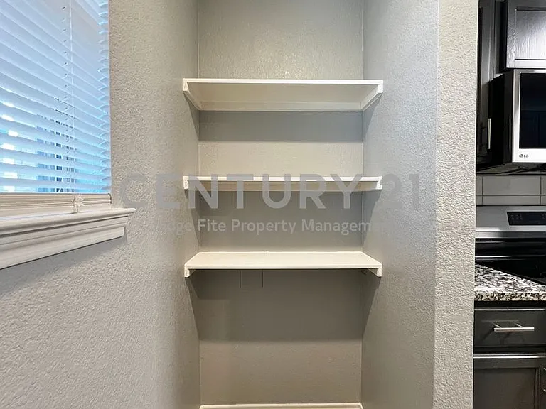 1010 S Retta St — Photo 13