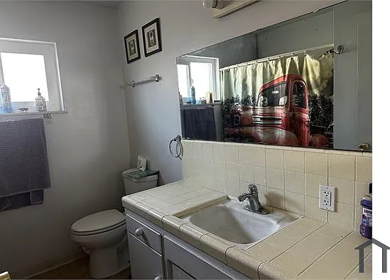 4894 N Gearhart Ave — Photo 9