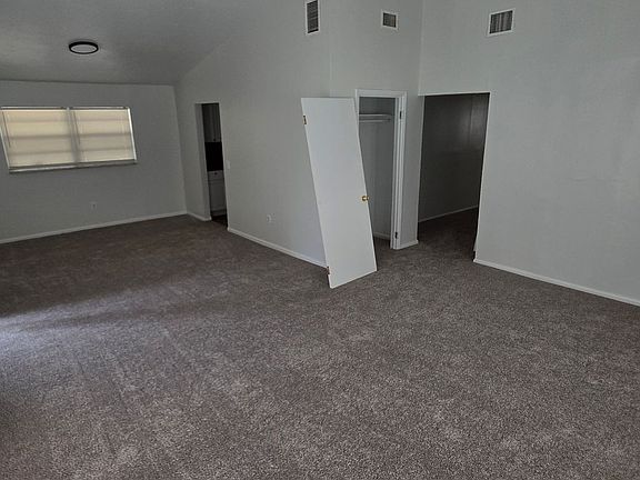 5th image of 1415 23rd Ave E