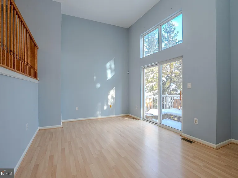 128 S Barrow Pl — Photo 4