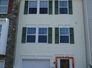 200 Rumbling Rock Rd, Hedgesville, WV 25427