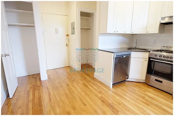 Rented by SBJ Brokerage, LLC | media 36