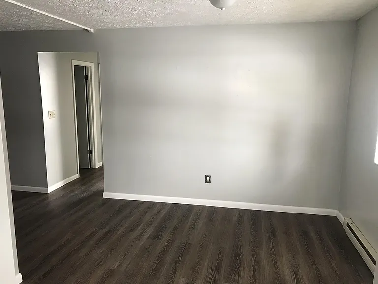 548 Cambria Avenue - B — Photo 4