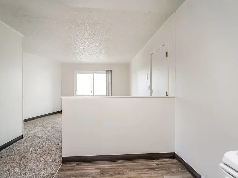 Riviera Apartments — Photo 6