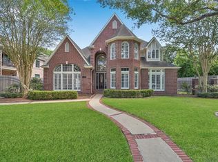 4919 Linden St, Bellaire, TX 77401
