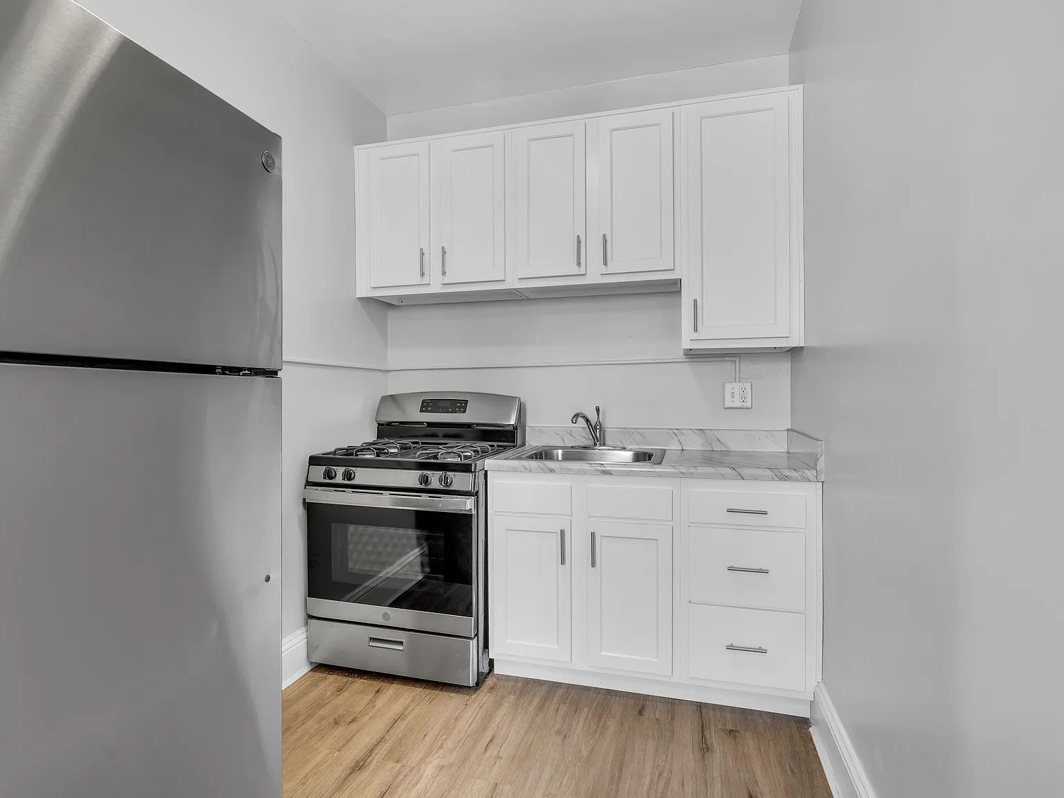The Edwards — Photo 1