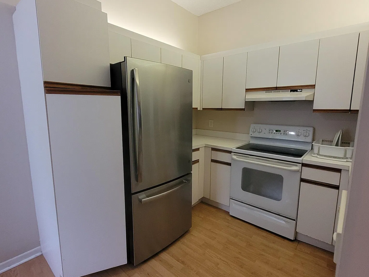 3 bed, 2.0 bath, 1134 sqft, $2,650 — Photo 2
