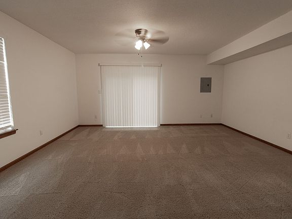 4th image of 4810 Meadow Lark Ln APT D